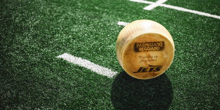 Parmigiano Reggiano investe negli Usa. Diventa partner dei New York Jets