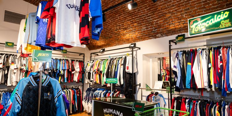 La febbre delle maglie da calcio colpisce ancora: apre il primo Humana Football Corner