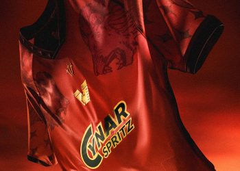 Venezia FC in ‘gioco di stile’: presentata la quarta jersey disegnata da Drake Ramberg