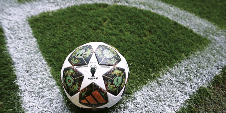 Il calcio europeo abbatte il muro dei 30 miliardi: ricavi record nel 2025. Čeferin (Uefa): “Futuro brillante”